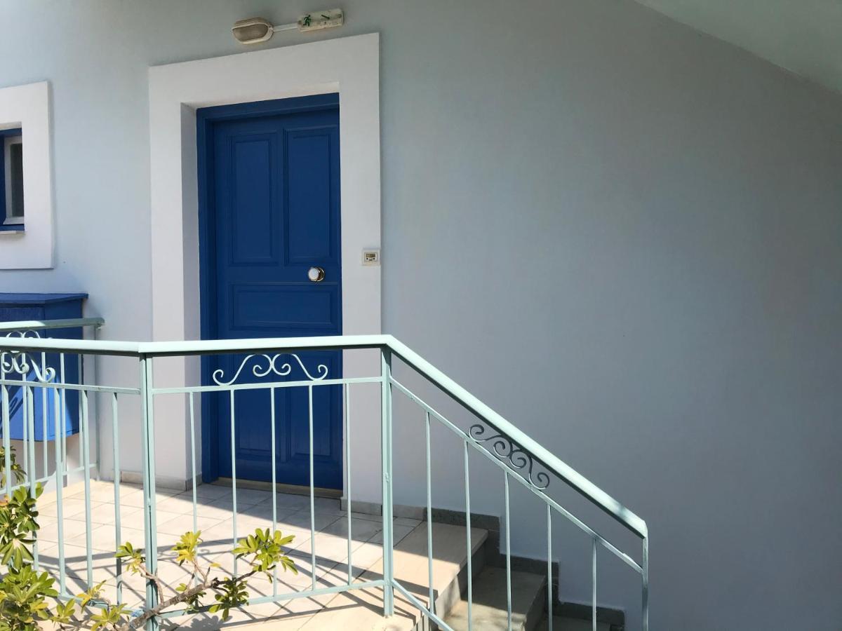 Ilias Apartments Finikounta Exterior foto
